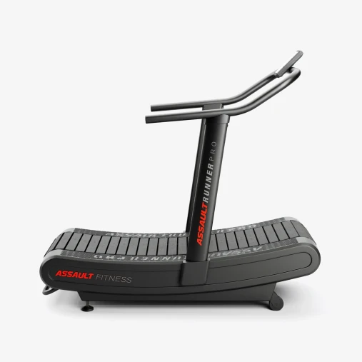 Беговая дорожка Assault Runner Pro (модель 2026, красный логотип) с изогнутым беговым полотном гусеничного типа Беговая дорожка Assault Runner Pro (модель 2026, красный логотип) с изогнутым беговым полотном гусеничного типа