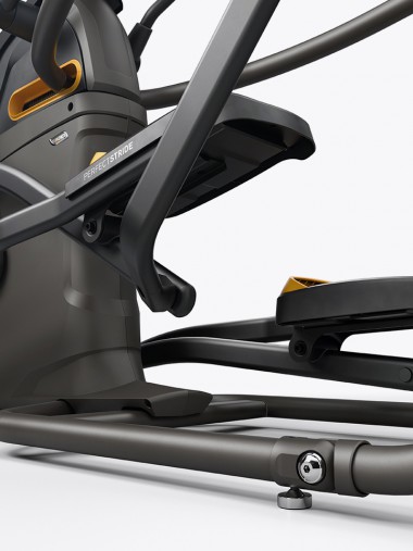 Эллиптический тренажер домашний Matrix A30XR с автоматическим изменением длины шага