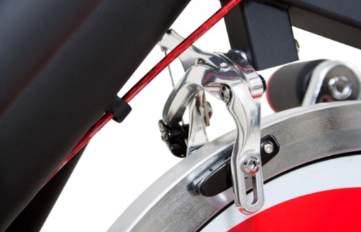 Система Direct Drive демонстрирует мощнейшее и непревзойденное магнитное сопротивление, которое достигается за счет использования дорогих редкоземельных магнитных пород.