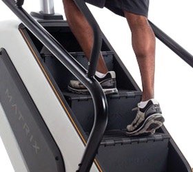 Общая площадь рабочей зоны подходит для пользователя любого роста, высота ступени 203 мм. и глубина 254 мм является наиболее удобной